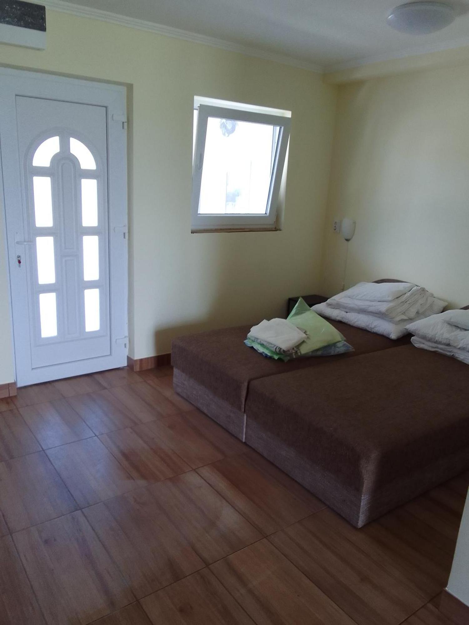 Vizparti Apartmanok Сантод Экстерьер фото